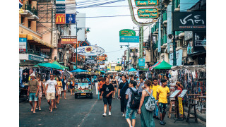 Một chuyến đi đến Bangkok thường bắt đầu từ đường Khao San